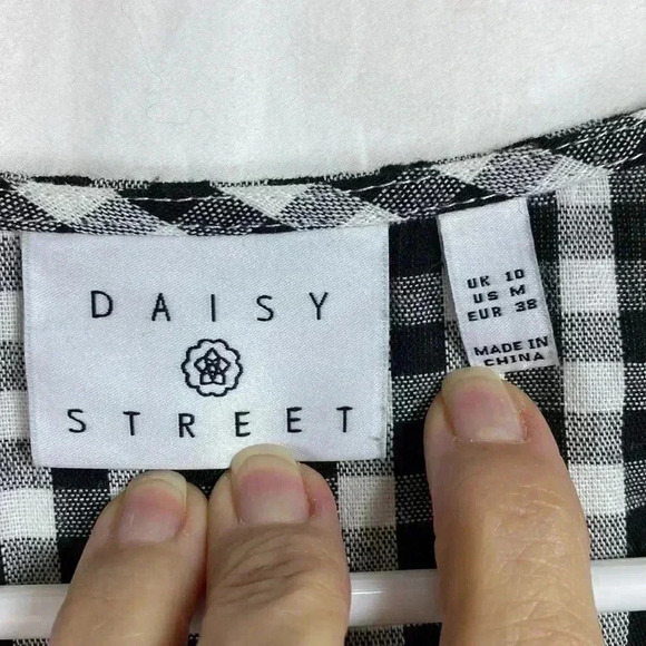 Daisy Street Black & White Gingham Checked Wrap Dress.  Size 10. - Picture 4 of 10